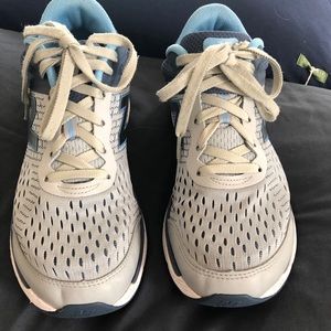 NEW BALANCE 847 V4 LADIES WIDE ATHLETIC SHOES